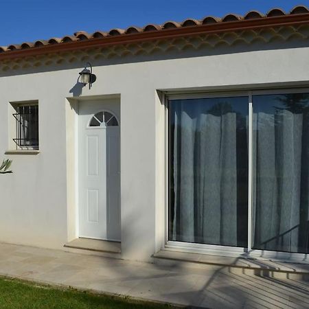 Joli Appartement Au Calme Entre Nimes Et Avignon Meynes Exteriör bild