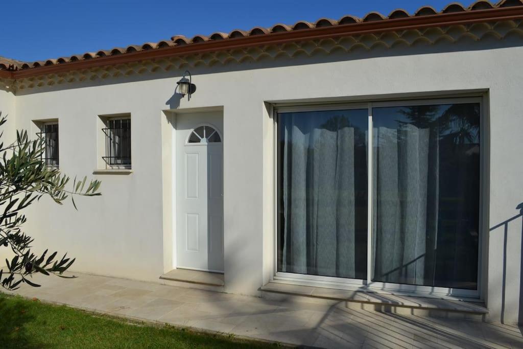 Joli Appartement Au Calme Entre Nimes Et Avignon Meynes Exteriör bild