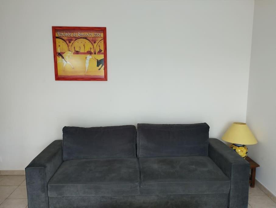 Joli Appartement Au Calme Entre Nimes Et Avignon Meynes Exteriör bild